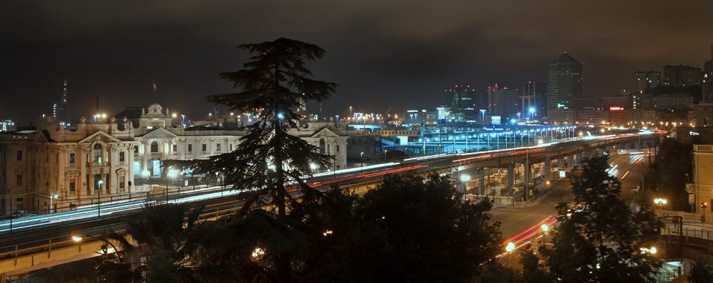 Genua bei Nacht