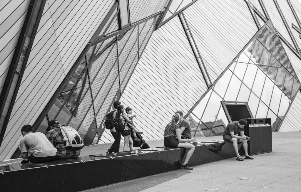 Besucher am "ROM" Museum