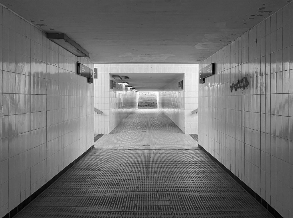 Zugang zu den Gleisen am Bahnhof Zorneding
