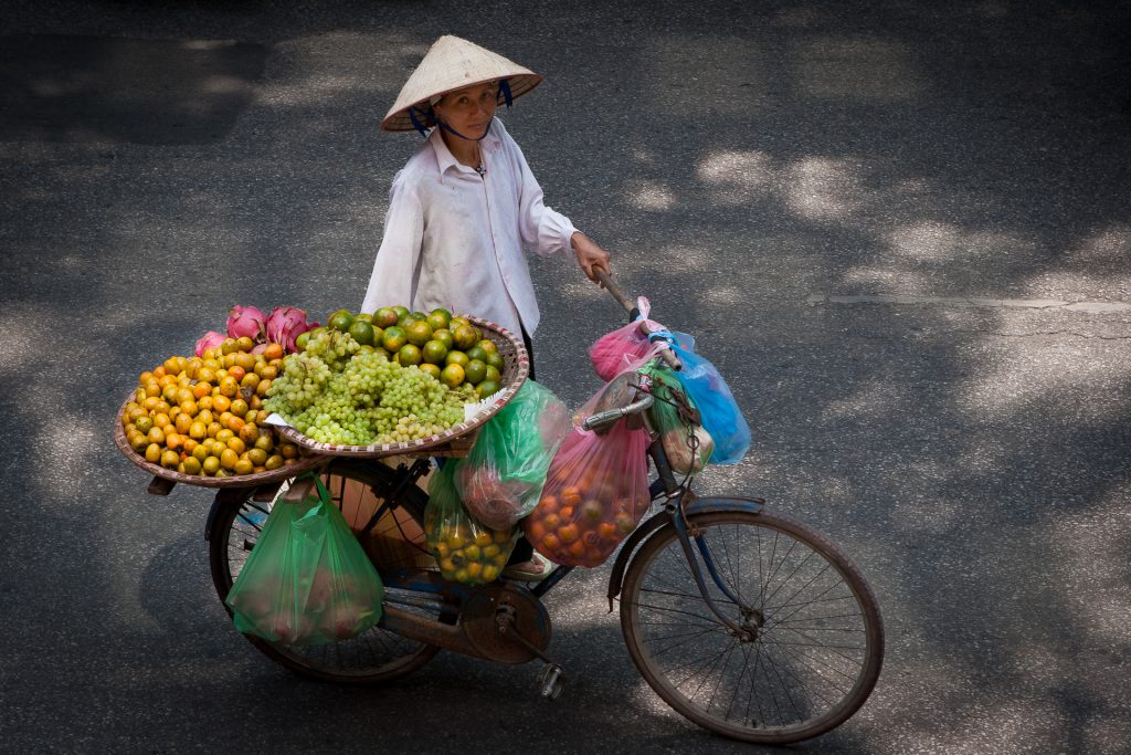 Obst Verkäuferin in Hanoi