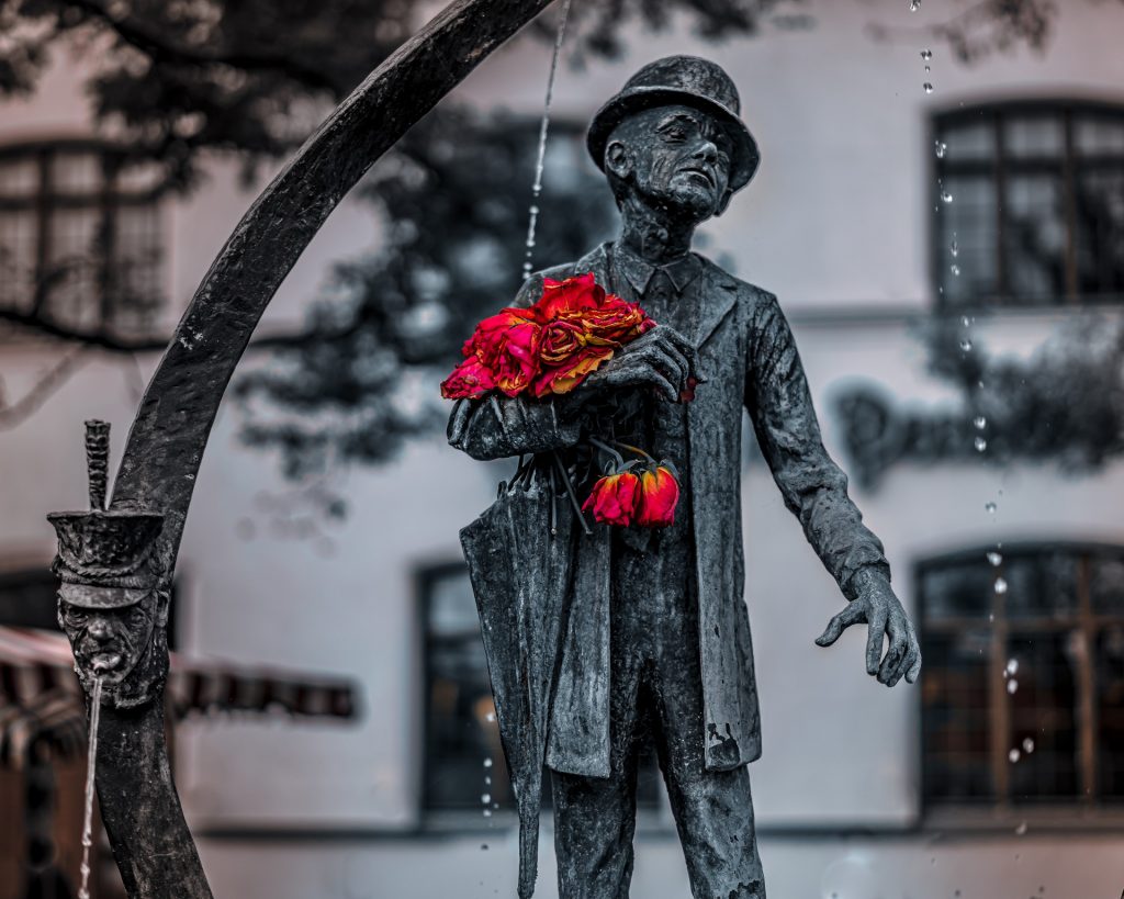 Karl mit Rosen