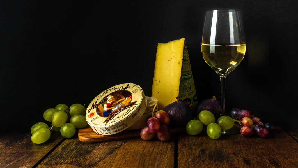 Käse und Wein