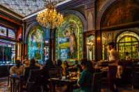 Oktober: Guenther Keil - Im Jugendstil-Cafe