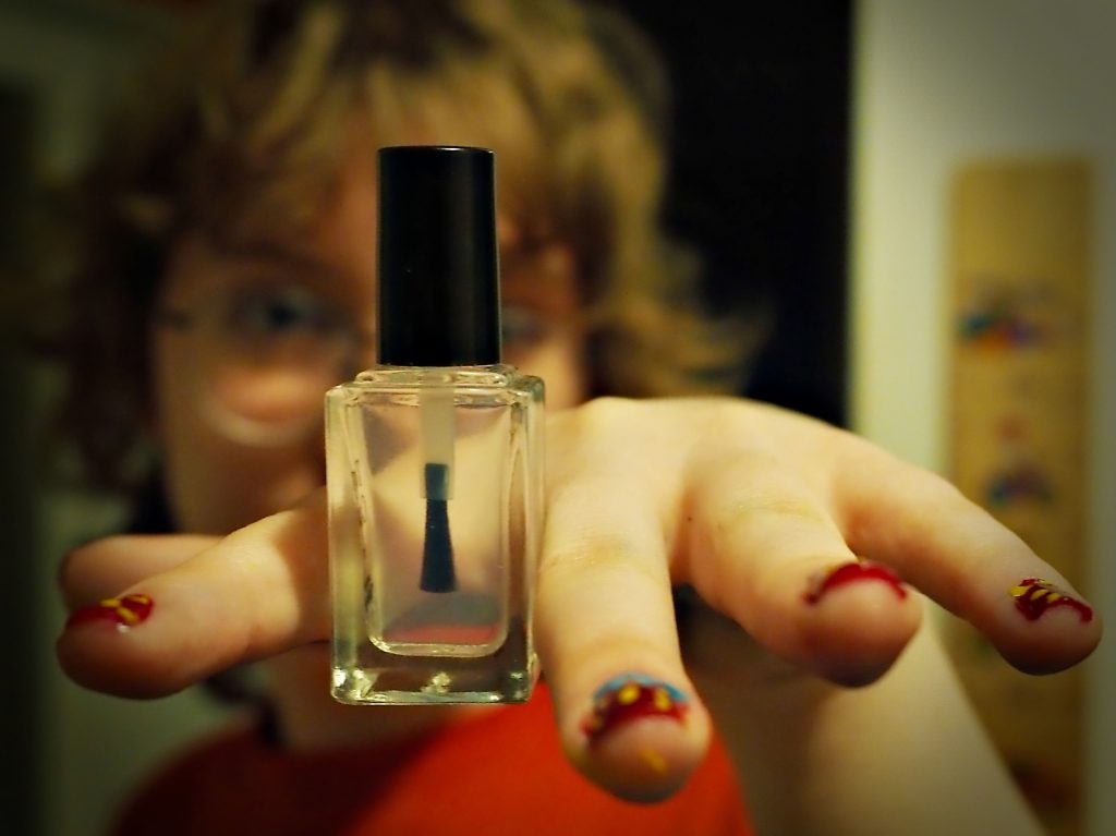 Nagellack durchscheinend