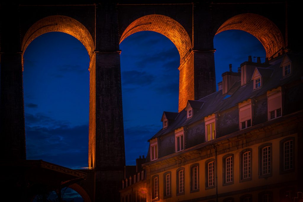 Morlaix unter der Brücke